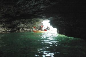 kayak cave tour door county